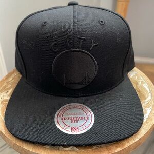 Mitchell & Ness. Golden State Warriors. “the City” hat. New.